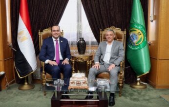 محافظ الإسماعيلية يستقبل رئيس هيئة الرعاية الصحية خلال زيارته لمنشآت المنظومة المطورة